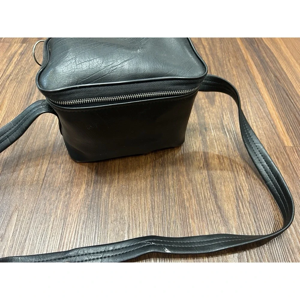 VINTAGE Polaroid OneStep CloseUp 600 Instant Film Camera With Leather Case Bag